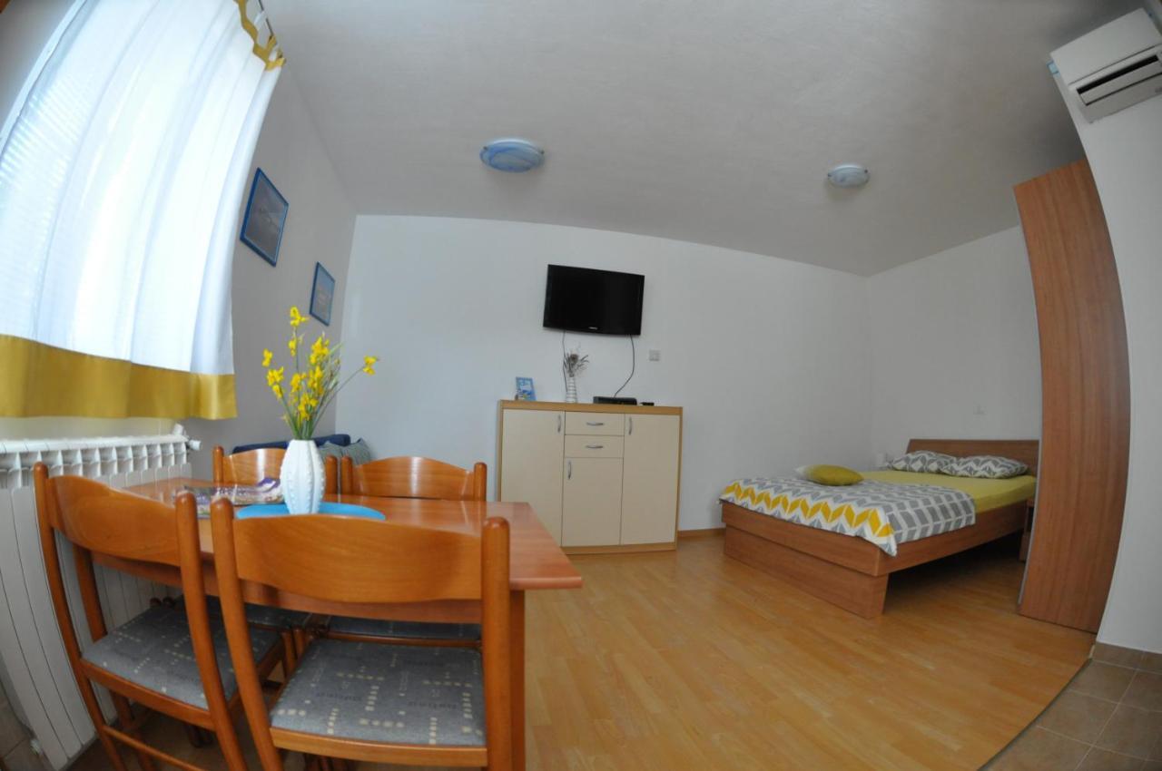 Apartma Brnistra Ginestra Koper Exterior photo