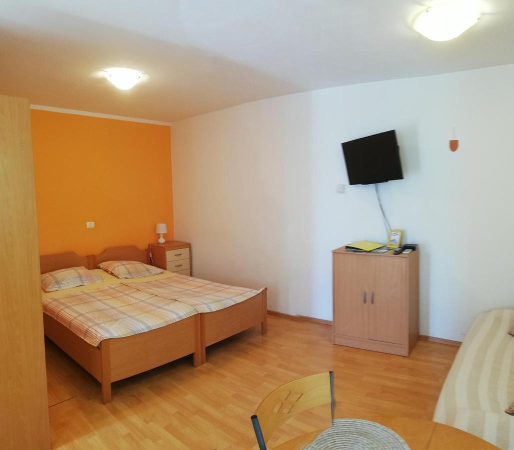 Apartma Brnistra Ginestra Koper Exterior photo